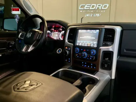 RAM 1500 5.7 V8 CLASSIC LARAMIE CABINE DUPLA 4X4 AUTOM�TICO, Foto 18
