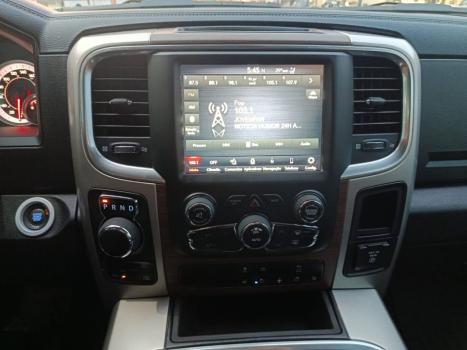 RAM 1500 5.7 V8 CLASSIC LARAMIE CABINE DUPLA 4X4 AUTOM�TICO, Foto 3