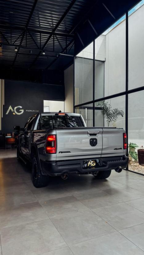 RAM 1500 5.7 V8 REBEL CABINE DUPLA 4X4 AUTOMTICO, Foto 5