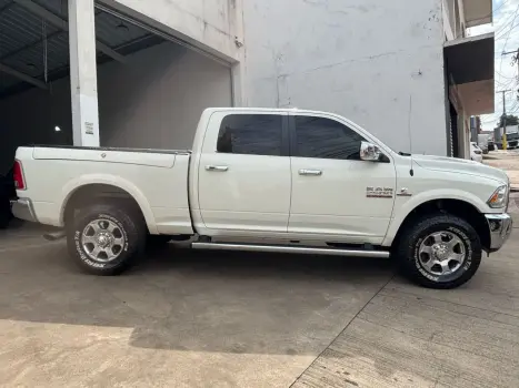 RAM 2500 6.7 I6 24V SLT CABINE DUPLA TURBO DIESEL LARAMIE 4X4 AUTOMTICO, Foto 5