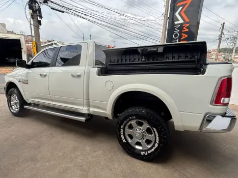 RAM 2500 6.7 I6 24V SLT CABINE DUPLA TURBO DIESEL LARAMIE 4X4 AUTOMTICO, Foto 9