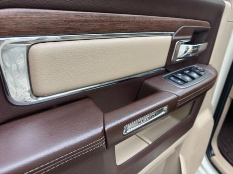 RAM 2500 6.7 I6 24V SLT CABINE DUPLA TURBO DIESEL LARAMIE 4X4 AUTOMTICO, Foto 18