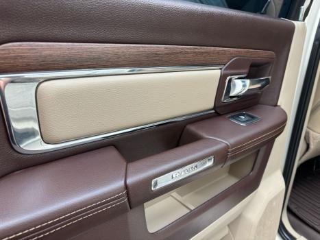 RAM 2500 6.7 I6 24V SLT CABINE DUPLA TURBO DIESEL LARAMIE 4X4 AUTOMTICO, Foto 19