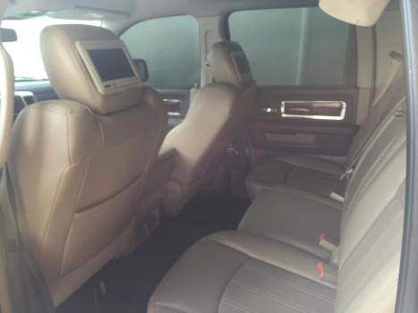 RAM 2500 6.7 I6 24V SLT CABINE DUPLA TURBO DIESEL LARAMIE 4X4 AUTOMTICO, Foto 8