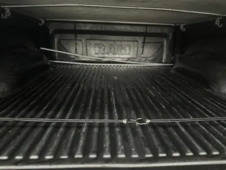 RAM 2500 6.7 I6 24V SLT CABINE DUPLA TURBO DIESEL LARAMIE 4X4 AUTOMTICO, Foto 11