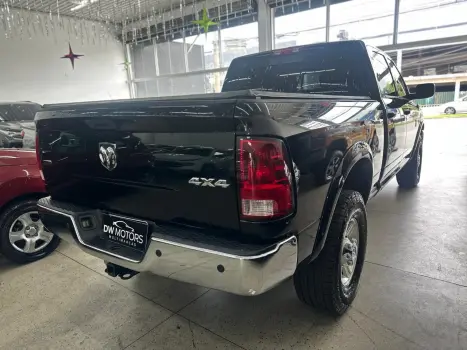 RAM 2500 6.7 I6 24V SLT CABINE DUPLA TURBO DIESEL LARAMIE 4X4 AUTOM�TICO, Foto 6
