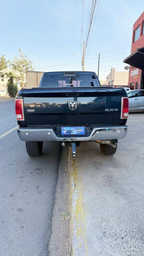 RAM 2500 6.7 I6 24V SLT CABINE DUPLA TURBO DIESEL LARAMIE 4X4 AUTOMTICO, Foto 4