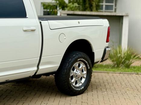 RAM 2500 6.7 I6 24V SLT CABINE DUPLA TURBO DIESEL LARAMIE 4X4 AUTOMTICO, Foto 6