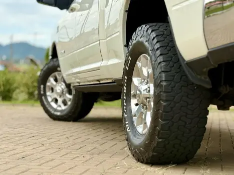 RAM 2500 6.7 I6 24V SLT CABINE DUPLA TURBO DIESEL LARAMIE 4X4 AUTOMTICO, Foto 8