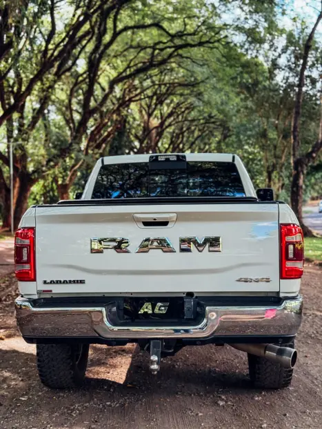 RAM 2500 6.7 I6 24V SLT CABINE DUPLA TURBO DIESEL LARAMIE 4X4 AUTOM�TICO, Foto 16