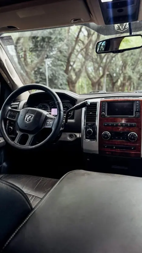 RAM 2500 6.7 I6 24V SLT CABINE DUPLA TURBO DIESEL LARAMIE 4X4 AUTOM�TICO, Foto 7