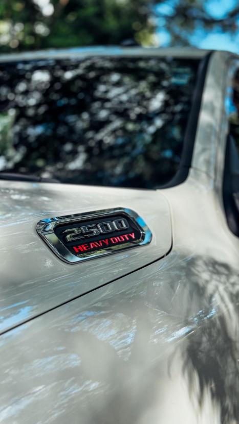 RAM 2500 6.7 I6 24V SLT CABINE DUPLA TURBO DIESEL LARAMIE 4X4 AUTOM�TICO, Foto 6