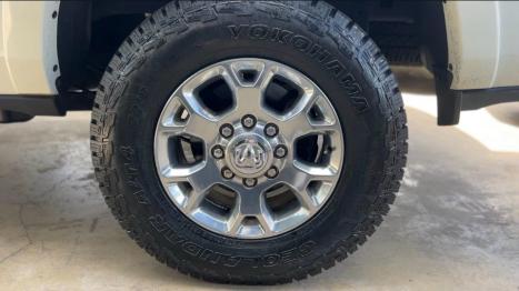 RAM 2500 6.7 I6 24V SLT CABINE DUPLA TURBO DIESEL LARAMIE 4X4 AUTOM�TICO, Foto 6