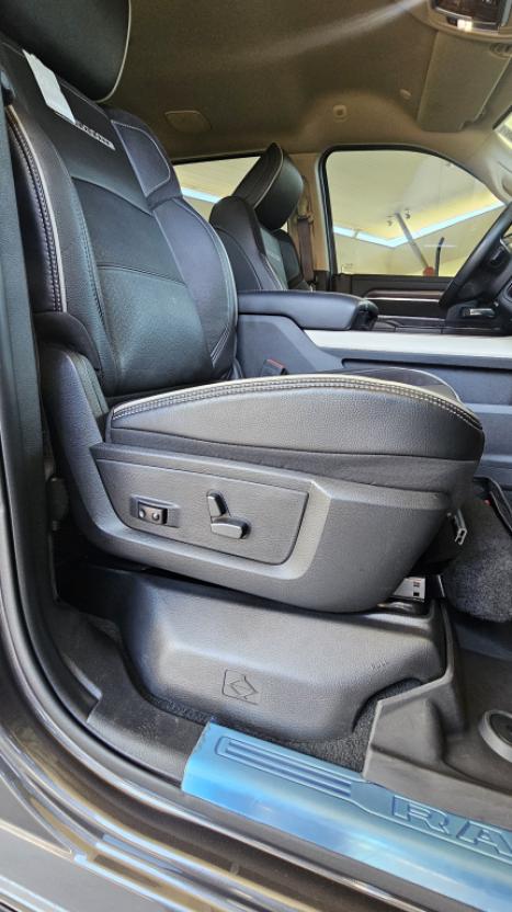 RAM 2500 6.7 I6 24V SLT CABINE DUPLA TURBO DIESEL LARAMIE 4X4 AUTOM�TICO, Foto 17