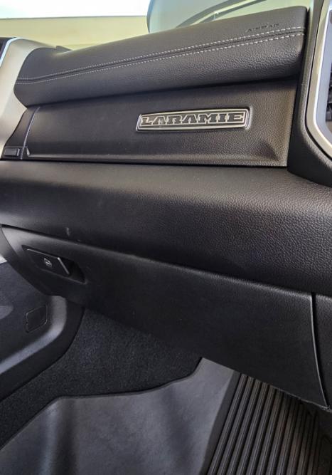 RAM 2500 6.7 I6 24V SLT CABINE DUPLA TURBO DIESEL LARAMIE 4X4 AUTOM�TICO, Foto 18