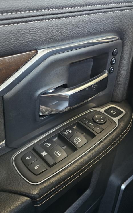 RAM 2500 6.7 I6 24V SLT CABINE DUPLA TURBO DIESEL LARAMIE 4X4 AUTOM�TICO, Foto 25