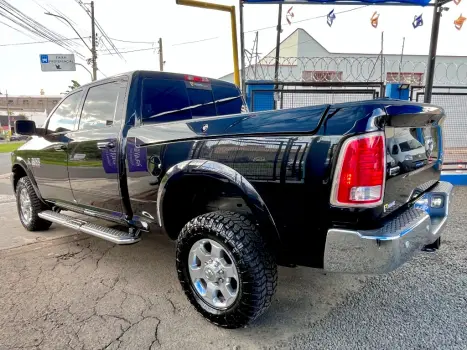 RAM 2500 6.7 I6 24V SLT CABINE DUPLA TURBO DIESEL LARAMIE 4X4 AUTOM�TICO, Foto 3
