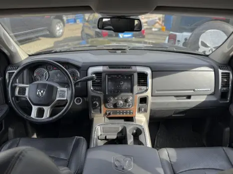 RAM 2500 6.7 I6 24V SLT CABINE DUPLA TURBO DIESEL LARAMIE 4X4 AUTOM�TICO, Foto 5