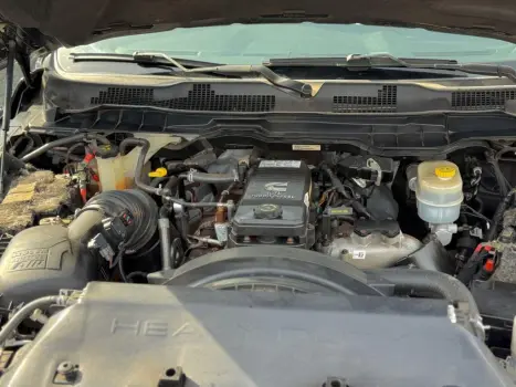 RAM 2500 6.7 I6 24V SLT CABINE DUPLA TURBO DIESEL LARAMIE 4X4 AUTOM�TICO, Foto 17