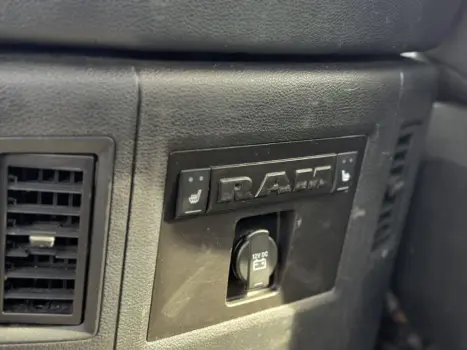 RAM 2500 6.7 I6 24V SLT CABINE DUPLA TURBO DIESEL LARAMIE 4X4 AUTOM�TICO, Foto 24