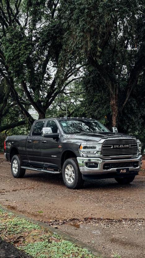 RAM 2500 6.7 I6 24V SLT CABINE DUPLA TURBO DIESEL LARAMIE 4X4 AUTOM�TICO, Foto 4