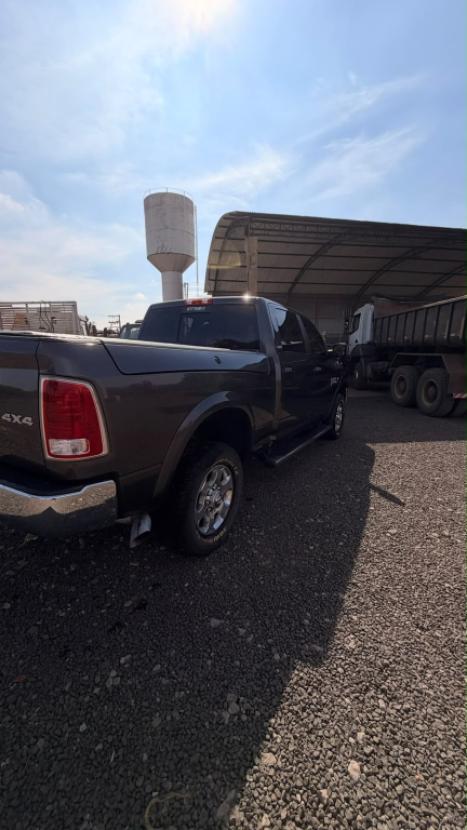 RAM 2500 6.7 I6 24V SLT CABINE DUPLA TURBO DIESEL LARAMIE 4X4 AUTOM�TICO, Foto 3