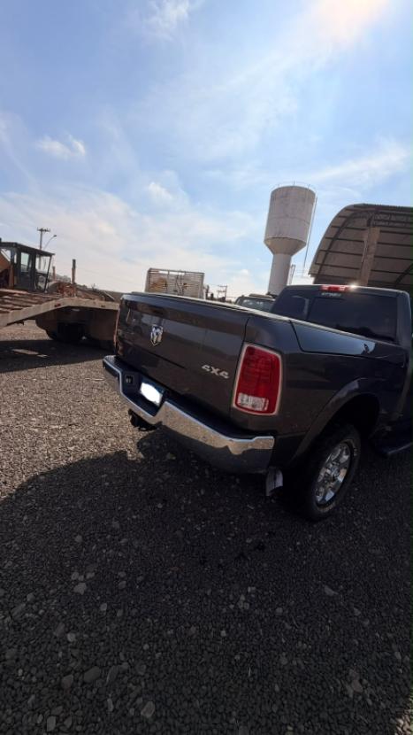 RAM 2500 6.7 I6 24V SLT CABINE DUPLA TURBO DIESEL LARAMIE 4X4 AUTOM�TICO, Foto 4