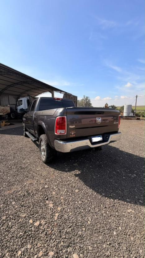RAM 2500 6.7 I6 24V SLT CABINE DUPLA TURBO DIESEL LARAMIE 4X4 AUTOM�TICO, Foto 6