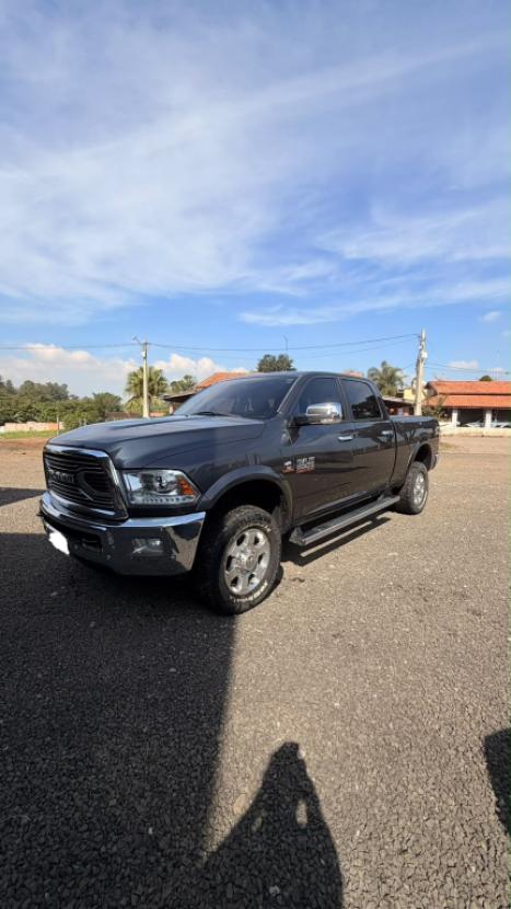 RAM 2500 6.7 I6 24V SLT CABINE DUPLA TURBO DIESEL LARAMIE 4X4 AUTOM�TICO, Foto 8
