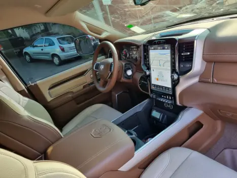 RAM 3500 6.7 I6 LARAMIE NIGHT EDITION CABINE DUPLA 4X4 TURBO DIESEL AUTOMÁTICO, Foto 8 RAM 3500 6.7 I6 LARAMIE NIGHT EDITION CABINE DUPLA 4X4 TURBO DIESEL AUTOMÁTICO, Foto 8