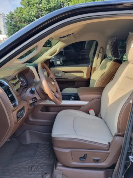 RAM 3500 6.7 I6 LARAMIE NIGHT EDITION CABINE DUPLA 4X4 TURBO DIESEL AUTOMÁTICO, Foto 9 RAM 3500 6.7 I6 LARAMIE NIGHT EDITION CABINE DUPLA 4X4 TURBO DIESEL AUTOMÁTICO, Foto 9