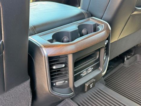 RAM 3500 6.7 I6 LARAMIE CABINE DUPLA TURBO DIESEL AUTOMÁTICO, Foto 10 RAM 3500 6.7 I6 LARAMIE CABINE DUPLA TURBO DIESEL AUTOMÁTICO, Foto 10