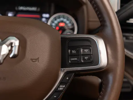 RAM 3500 6.7 I6 LARAMIE CABINE DUPLA TURBO DIESEL AUTOMTICO, Foto 16