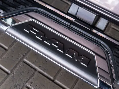 RAM 3500 6.7 I6 LARAMIE CABINE DUPLA TURBO DIESEL AUTOMTICO, Foto 25