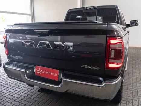 RAM 3500 6.7 I6 LARAMIE CABINE DUPLA TURBO DIESEL AUTOMTICO, Foto 29