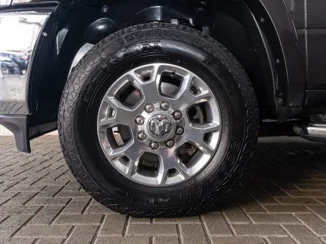 RAM 3500 6.7 I6 LARAMIE CABINE DUPLA TURBO DIESEL AUTOMTICO, Foto 33