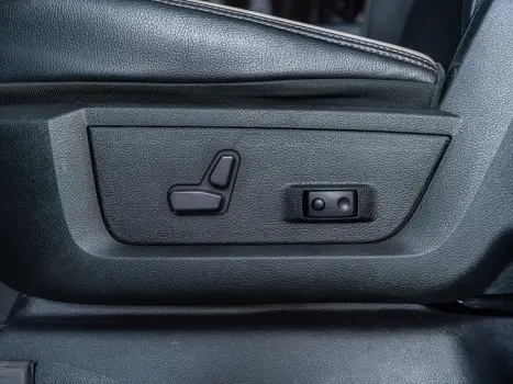 RAM 3500 6.7 I6 LARAMIE NIGHT EDITION CABINE DUPLA 4X4 TURBO DIESEL AUTOMTICO, Foto 10