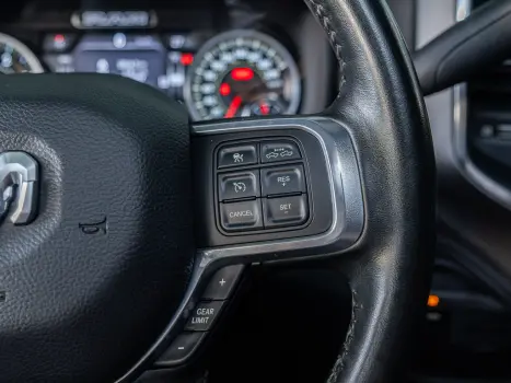 RAM 3500 6.7 I6 LARAMIE NIGHT EDITION CABINE DUPLA 4X4 TURBO DIESEL AUTOMTICO, Foto 16