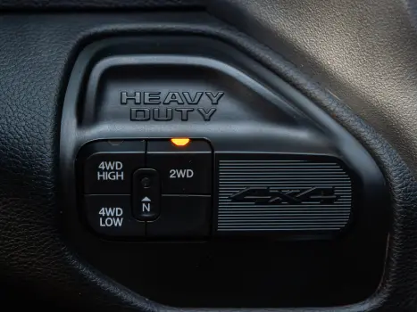 RAM 3500 6.7 I6 LARAMIE NIGHT EDITION CABINE DUPLA 4X4 TURBO DIESEL AUTOMTICO, Foto 18