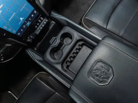 RAM 3500 6.7 I6 LARAMIE NIGHT EDITION CABINE DUPLA 4X4 TURBO DIESEL AUTOMTICO, Foto 19