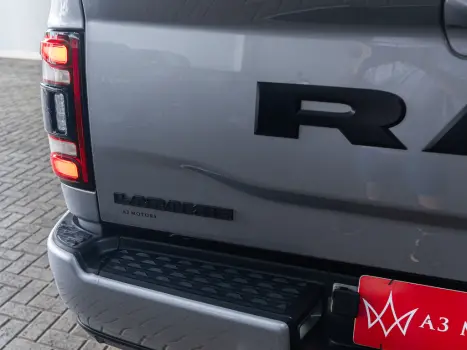 RAM 3500 6.7 I6 LARAMIE NIGHT EDITION CABINE DUPLA 4X4 TURBO DIESEL AUTOMTICO, Foto 32