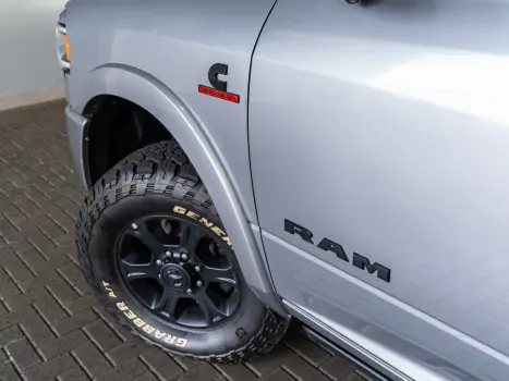 RAM 3500 6.7 I6 LARAMIE NIGHT EDITION CABINE DUPLA 4X4 TURBO DIESEL AUTOMTICO, Foto 33