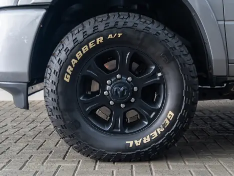 RAM 3500 6.7 I6 LARAMIE NIGHT EDITION CABINE DUPLA 4X4 TURBO DIESEL AUTOMTICO, Foto 36