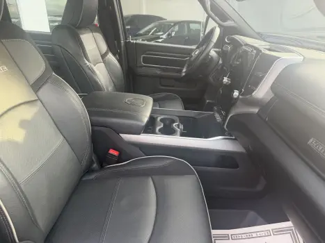 RAM 3500 6.7 I6 LARAMIE NIGHT EDITION CABINE DUPLA 4X4 TURBO DIESEL AUTOM�TICO, Foto 7