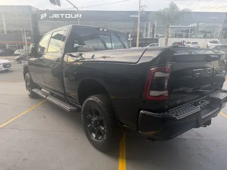RAM 3500 6.7 I6 LARAMIE NIGHT EDITION CABINE DUPLA 4X4 TURBO DIESEL AUTOM�TICO, Foto 9