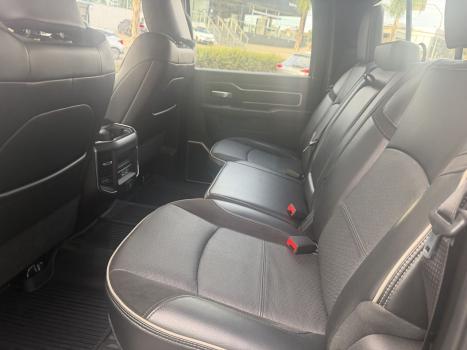 RAM 3500 6.7 I6 LARAMIE NIGHT EDITION CABINE DUPLA 4X4 TURBO DIESEL AUTOM�TICO, Foto 18