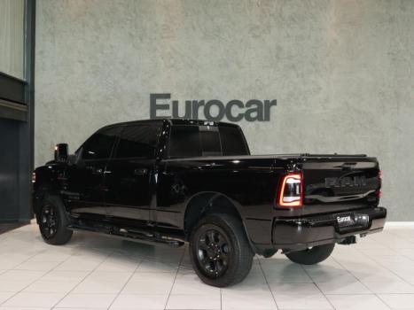 RAM 3500 6.7 I6 LARAMIE NIGHT EDITION CABINE DUPLA 4X4 TURBO DIESEL AUTOM�TICO, Foto 3