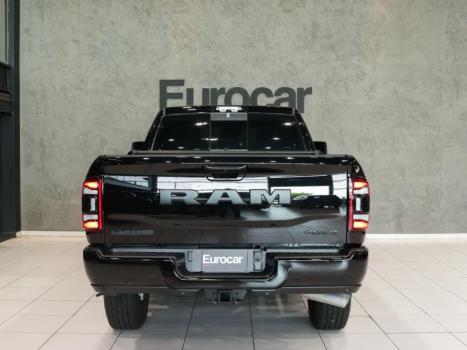RAM 3500 6.7 I6 LARAMIE NIGHT EDITION CABINE DUPLA 4X4 TURBO DIESEL AUTOM�TICO, Foto 4