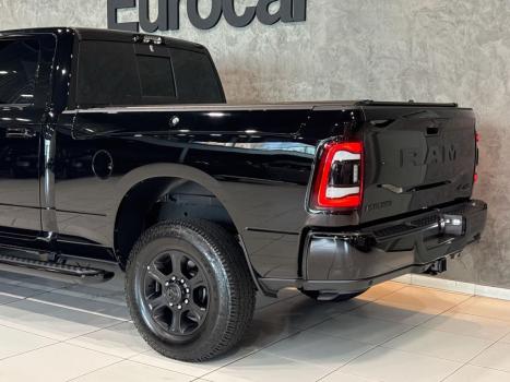 RAM 3500 6.7 I6 LARAMIE NIGHT EDITION CABINE DUPLA 4X4 TURBO DIESEL AUTOM�TICO, Foto 7