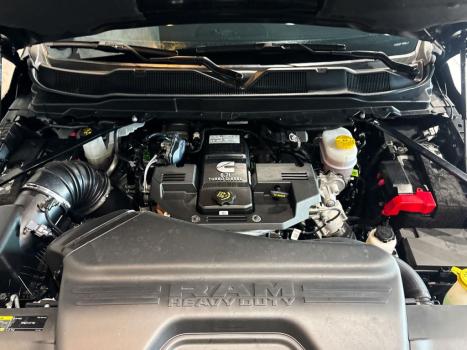 RAM 3500 6.7 I6 LARAMIE NIGHT EDITION CABINE DUPLA 4X4 TURBO DIESEL AUTOM�TICO, Foto 16
